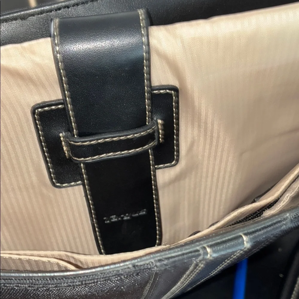 Targus Black Laptop Bag Professional Structured Design